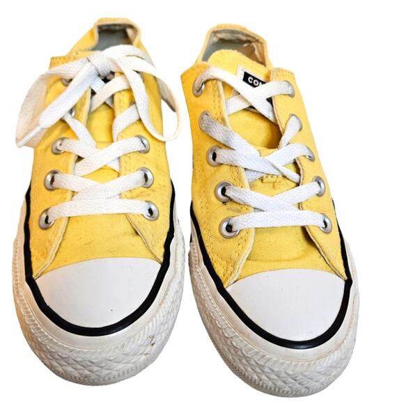 Converse Allstars yellow low top sneakers. Size 6 - Picture 1 of 8